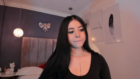 Snapshot of maiiitee_ chatting on January 22, 7:45 pm  Mait  online show from January 22, 7:45 pm