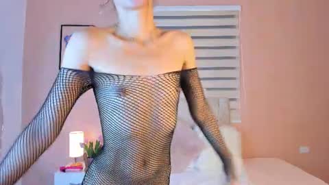 Snapshot of maiily_vega chatting on July 31, 1:54 pm maiily online show from July 31, 1:54 pm