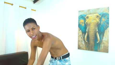 Snapshot of maiki18 chatting on November 21, 9:24 pm I am Maik online show from November 21, 9:24 pm