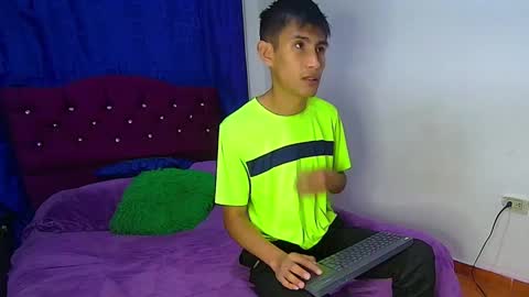 Snapshot of maikinol chatting on March 6, 10:52 am maik Fabin online show from March 6, 10:52 am
