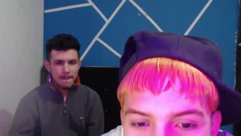 Snapshot of maikjameshot chatting on December 16, 6:07 am maikjameshot online show from December 16, 6:07 am