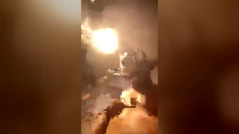 maikmedellin online show from August 6, 1:57 pm