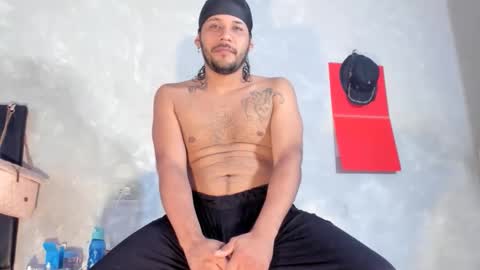 Snapshot of maikol_20cm chatting on June 8, 9:04 pm maikol_20cm online show from June 8, 9:04 pm