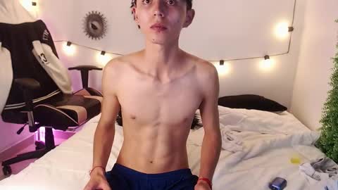 Snapshot of maiky_cooper chatting on February 8, 11:33 am Maiky Cooper online show from February 8, 11:33 am