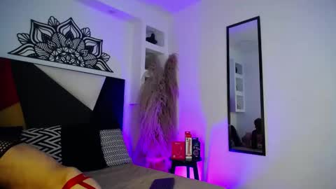 Snapshot of maiky_cooper chatting on November 30, 3:54 am Maiky Cooper online show from November 30, 3:54 am