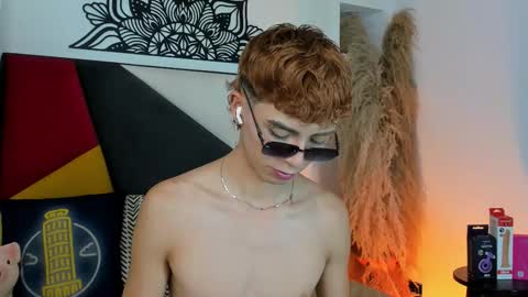 Snapshot of maiky_cooper chatting on December 2, 7:42 pm Maiky Cooper online show from December 2, 7:42 pm