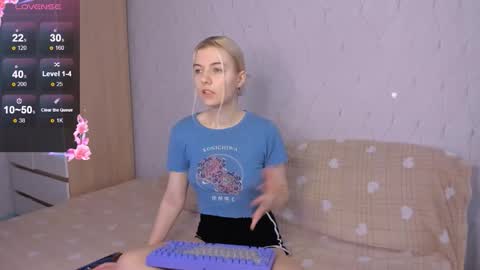 Your kitty online show from October 26, 3:01 am