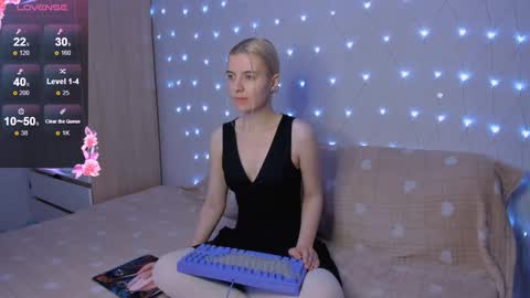 Your kitty online show from December 3, 3:43 pm