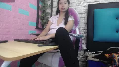  MAILY CAN  online show from November 28, 12:52 pm