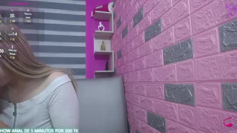 Snapshot of maily_can chatting on April 6, 7:37 pm MAILY CAN online show from April 6, 7:37 pm