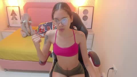 Snapshot of mailylove1 chatting on December 30, 12:20 pm M A I L Y online show from December 30, 12:20 pm