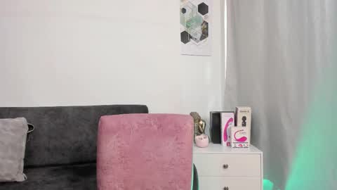 Mailyn online show from March 9, 5:39 pm