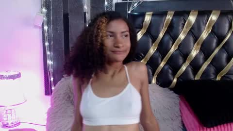 Snapshot of mailyn_gold chatting on May 11, 4:04 pm mailyn_gold online show from May 11, 4:04 pm