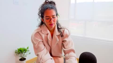   Lauu online show from March 27, 9:14 pm