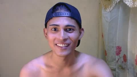 Snapshot of majestic_anne chatting on May 9, 1:16 pm Annalyn online show from May 9, 1:16 pm