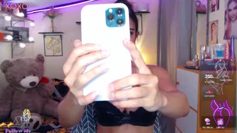 Snapshot of majestic_bella chatting on June 15, 4:47 am Bella online show from June 15, 4:47 am