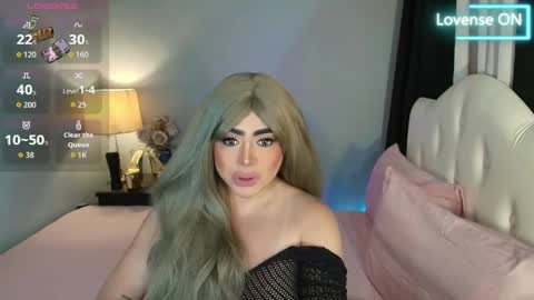 Snapshot of majestydannaxx chatting on May 29, 3:26 am majestydannaxx online show from May 29, 3:26 am