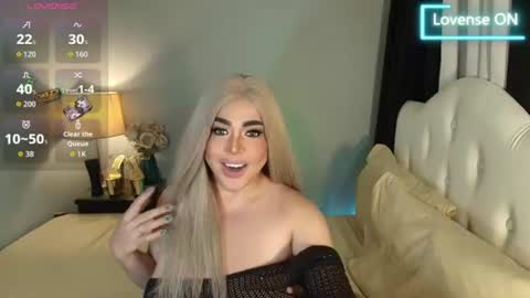 Snapshot of majestydannaxx chatting on July 2, 3:23 am majestydannaxx online show from July 2, 3:23 am