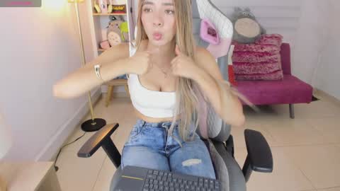 Majo online show from December 11, 9:34 pm