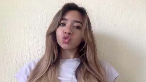 majo_gomezz online show from June 10, 4:50 pm