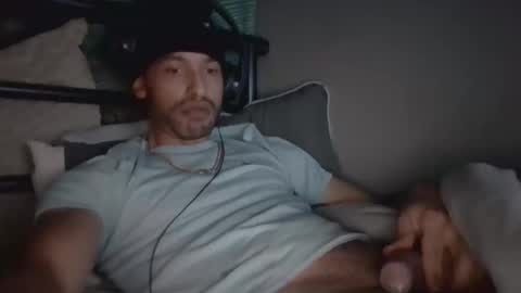 Snapshot of majorb121 chatting on December 31, 6:57 pm majorb121 online show from December 31, 6:57 pm