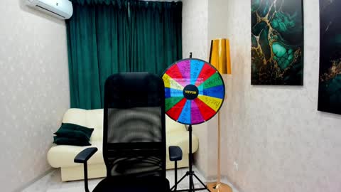 Snapshot of make_love_1 chatting on February 4, 3:11 am Chloe online show from February 4, 3:11 am