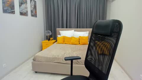 Snapshot of make_love_1 chatting on February 26, 2:26 am Chloe online show from February 26, 2:26 am