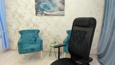 Snapshot of make_love_1 chatting on February 27, 6:40 am Chloe online show from February 27, 6:40 am