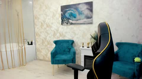 Snapshot of make_love_1 chatting on May 22, 3:24 am Chloe online show from May 22, 3:24 am