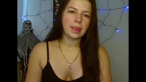 Snapshot of make_mesmile chatting on October 31, 7:20 am make_mesmile online show from October 31, 7:20 am