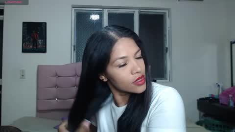 Snapshot of makennaa_1 chatting on May 27, 10:12 am MAKENNAA online show from May 27, 10:12 am