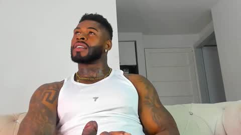 Snapshot of makonneen chatting on October 29, 12:02 am Makonnen online show from October 29, 12:02 am