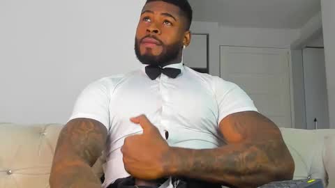 Snapshot of makonneen chatting on November 7, 9:15 pm Makonnen online show from November 7, 9:15 pm