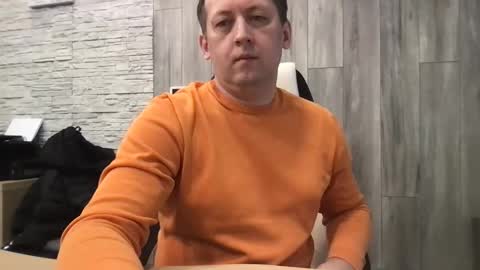 Snapshot of maks199402 chatting on March 2, 5:19 am maksoffice online show from March 2, 5:19 am