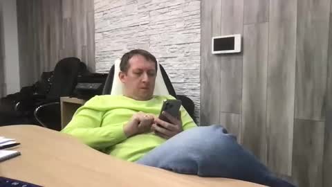 Snapshot of maks199402 chatting on March 11, 10:21 am maksoffice online show from March 11, 10:21 am