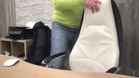 Snapshot of maks199402 chatting on March 27, 9:21 am maksoffice online show from March 27, 9:21 am