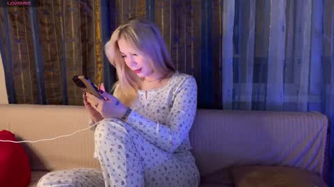 maksisisia online show from January 17, 6:44 pm