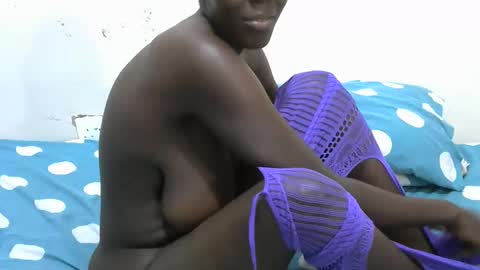 malaika_musa online show from December 18, 3:07 pm