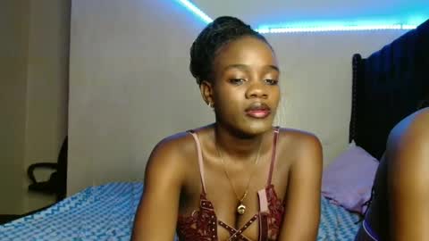 Snapshot of malani_malia chatting on November 13, 3:33 pm malani_malia online show from November 13, 3:33 pm