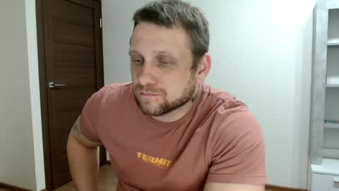 Snapshot of malchyshka chatting on April 6, 8:21 pm malchyshka online show from April 6, 8:21 pm