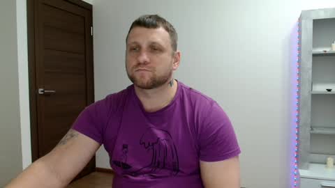 Snapshot of malchyshka chatting on April 22, 2:29 pm malchyshka online show from April 22, 2:29 pm