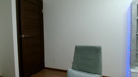 Snapshot of malchyshka chatting on May 31, 7:37 pm malchyshka online show from May 31, 7:37 pm