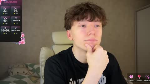 Snapshot of malcolm_yang chatting on December 24, 11:17 am Tom and Mark 3 online show from December 24, 11:17 am