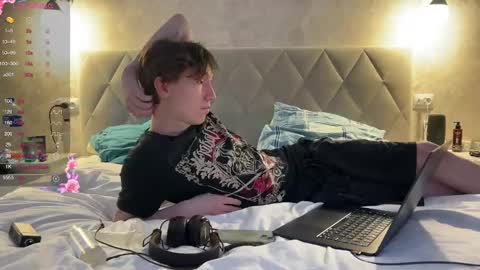 Snapshot of malcolm_yang chatting on February 8, 4:25 pm Tom and Mark 3 online show from February 8, 4:25 pm