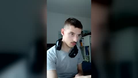 male20y online show from June 24, 6:40 pm