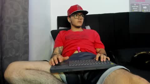 Snapshot of male_pussy chatting on March 23, 3:54 am ADAM online show from March 23, 3:54 am