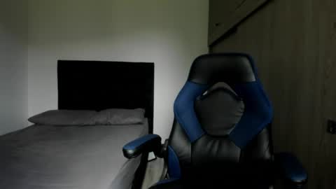 Snapshot of male_pussy chatting on April 17, 3:59 pm ADAM online show from April 17, 3:59 pm