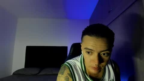 Snapshot of male_pussy chatting on April 20, 1:41 am ADAM online show from April 20, 1:41 am