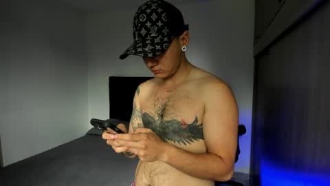 Snapshot of male_pussy chatting on April 24, 5:26 pm ADAM online show from April 24, 5:26 pm