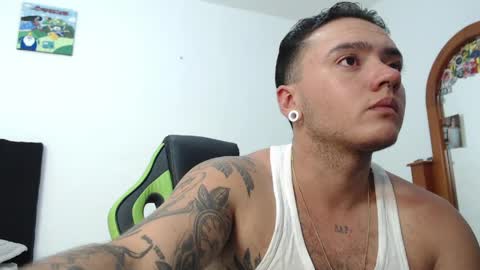 Snapshot of male_pussy chatting on May 28, 12:19 am ADAM online show from May 28, 12:19 am